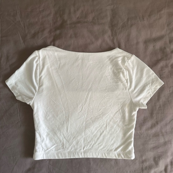 White crop top - Picture 3 of 3